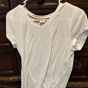 Women’s V-neck, short sleeve T-shirt white medium